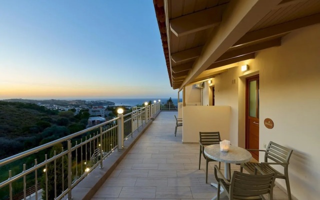 Cozy Pool Front Apartment With sea View Orange