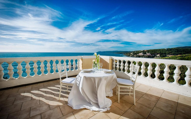 Grand Hotel Villa Parisi