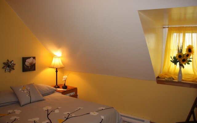 Auberge Le P'tit Bonheur - Hostel