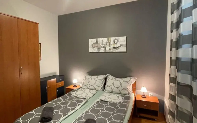 Comfortable Apartment With Terrace