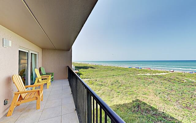 Beachfront W/ Pool & Balcony - Walk To Beach 2 Bedroom Condo