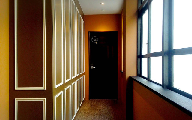 Here B&B
