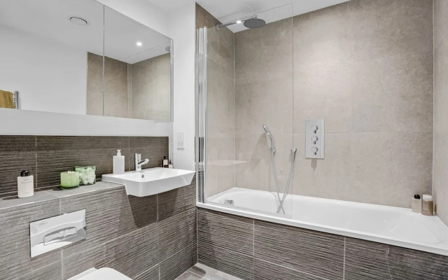 Stunning Two-bedroom Apartment With a Balcony