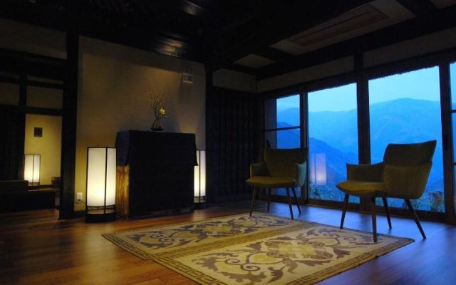 Tougenkyo-Iya-no-Yamazato