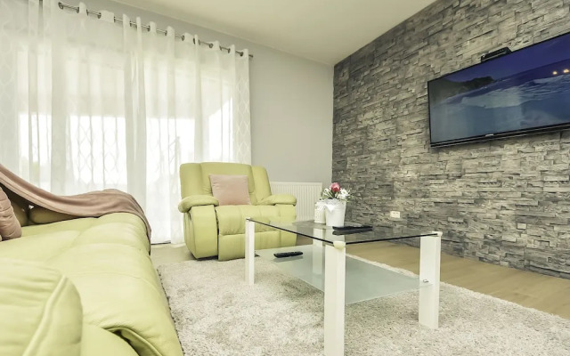 Ani Smil i in Smil i