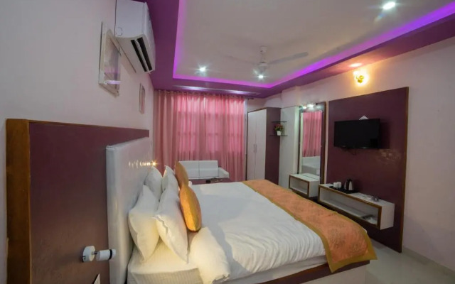 Hotel Sandal Inn