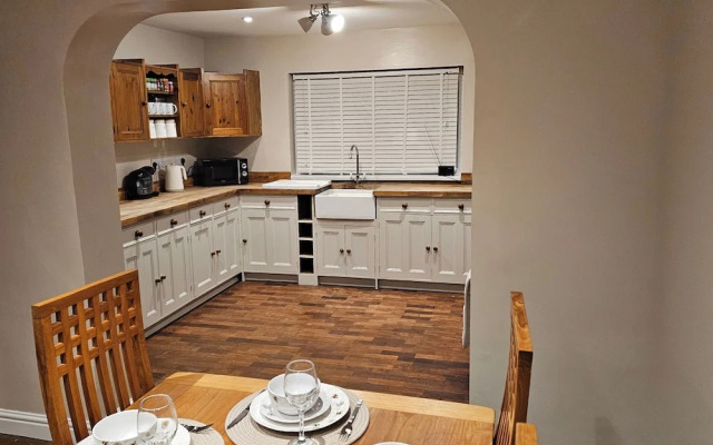 Seaside Escape at Ty Bugail - Holyhead