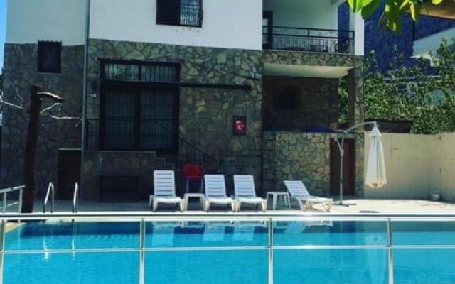 Pleasant Flat With Balcony and Pool in Konyaalti