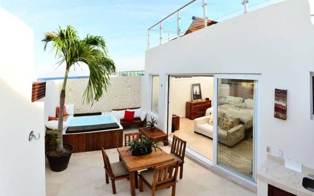 Condo Las Olas 306 by Playa Paradise