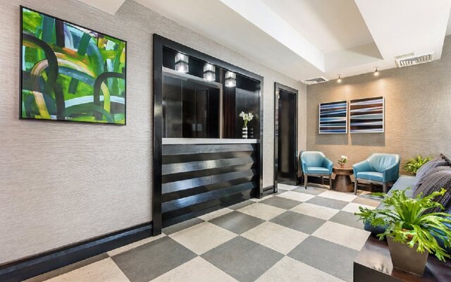 Park West Hotel