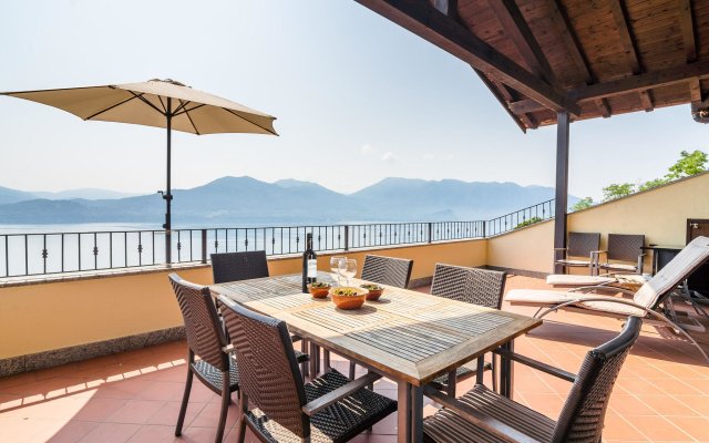 Panoramic house in a residence upon the green hills overlooking Lake Maggiore
