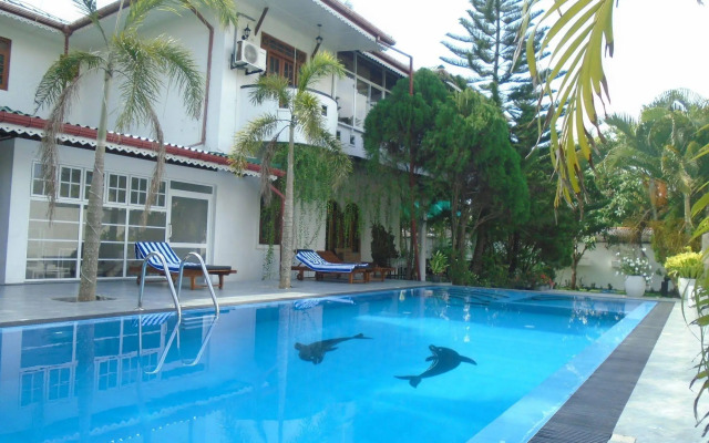 Avon Villa