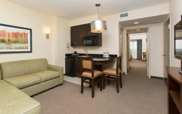 Ramada Plaza by Wyndham Orlando Resort & Suites Intl Drive