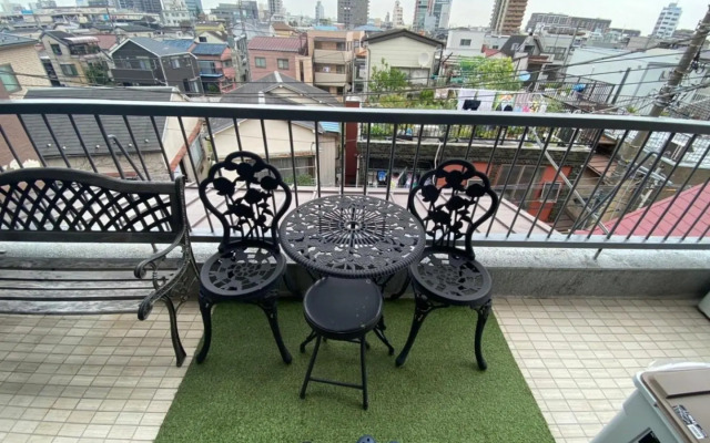 Takemura Building 305