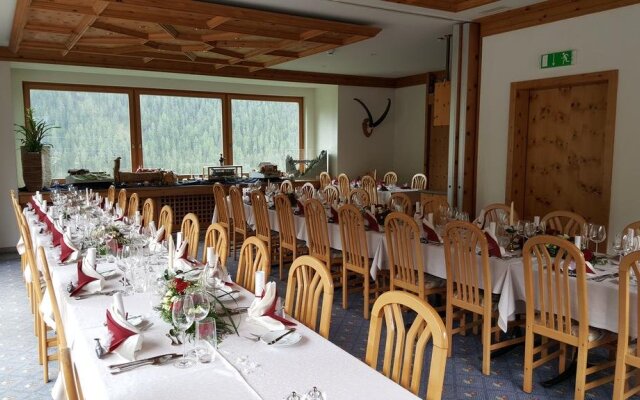 Hotel Grischuna AG
