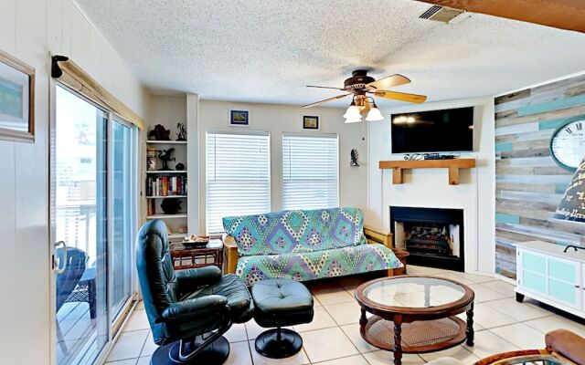 The Purple House - Four Bedroom Home