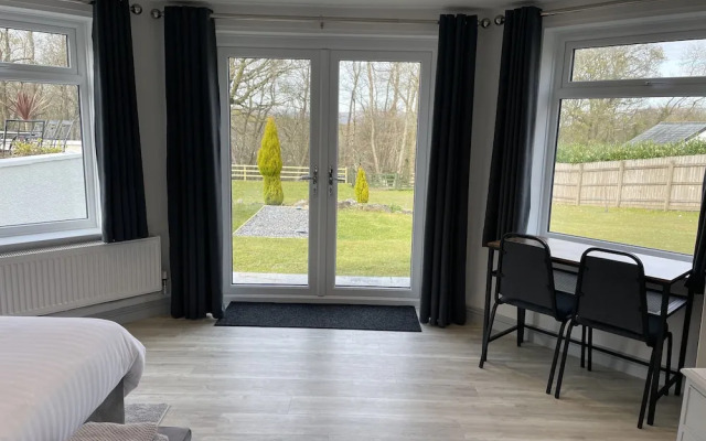 Stunning, Contemporary 1 Bedroom En-suite Annexe