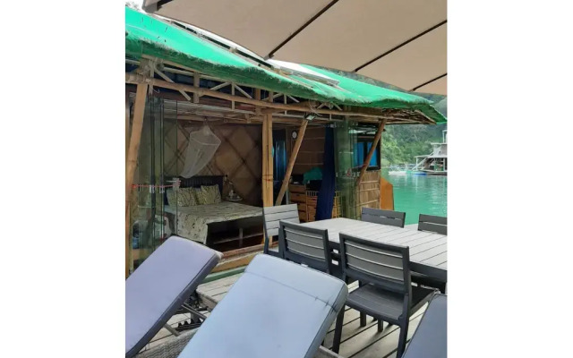 Paolyn Floating House Restaurant