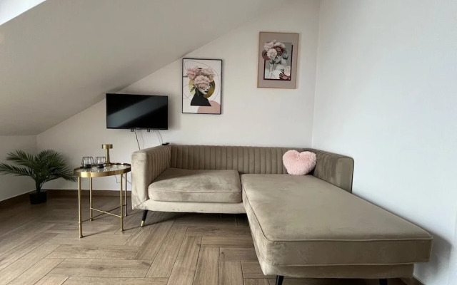 Apartament KOLEJOVA 20 z sypialnią