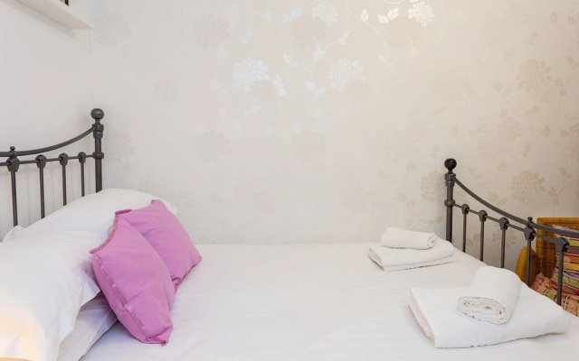 Stylish 2 Bed Flat 5 Minutes From Paddington
