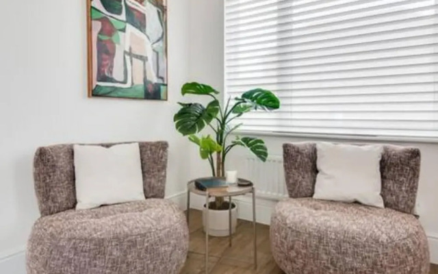Tranquil 4-bed Oasis Modern Chic