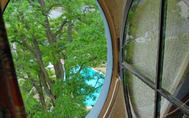 Relais Saint Roch Rest. La Petite Maison