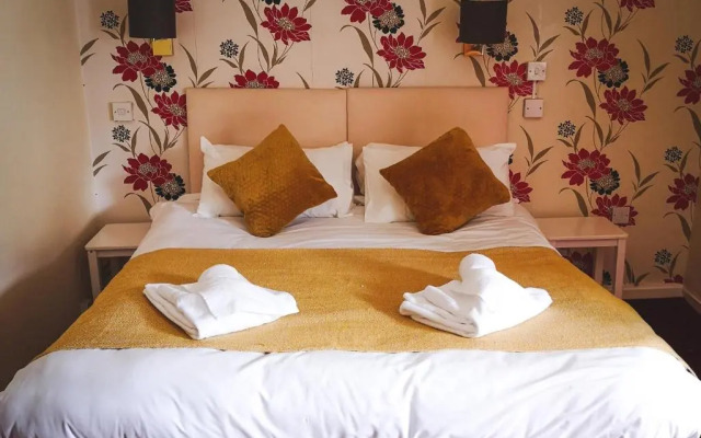 George and Abbotsford Hotel