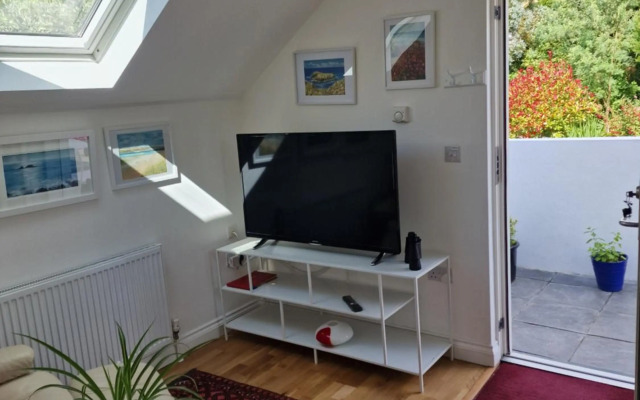 Blue Hills Luxury Coastal Apartment