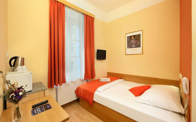 Hotel Golden City Garni