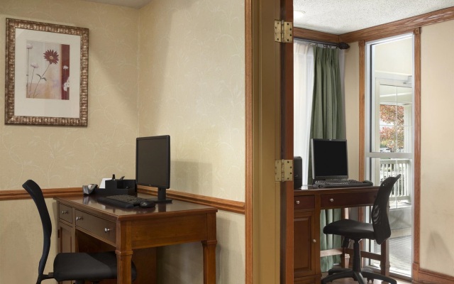 Country Inn & Suites by Radisson, Columbus Airport, OH