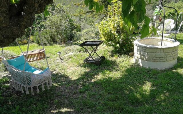 Bastide Provençale Les Mûriers d'Engaspaty