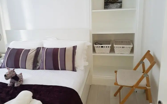 Heart of Edinburgh City Flat