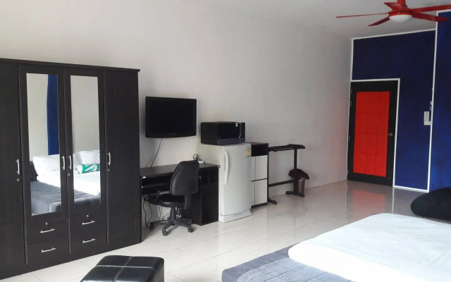 Room 4 Smart Travelers Rawai