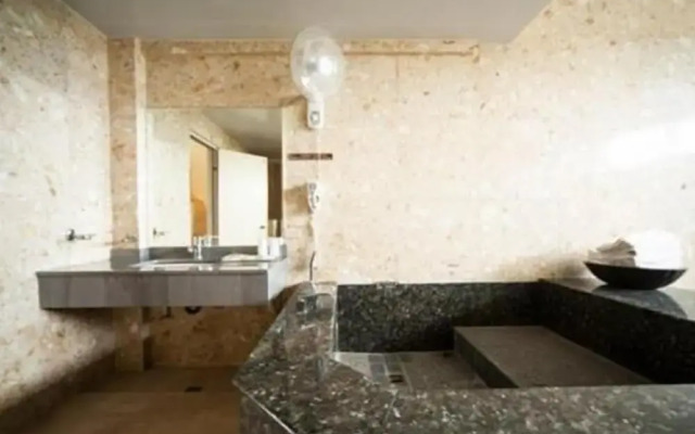 Palm Island Hostel