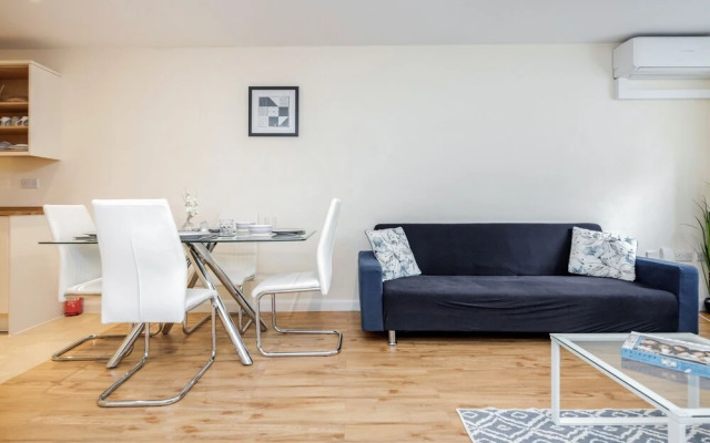 MPL Apartments - Queens Broadway F3