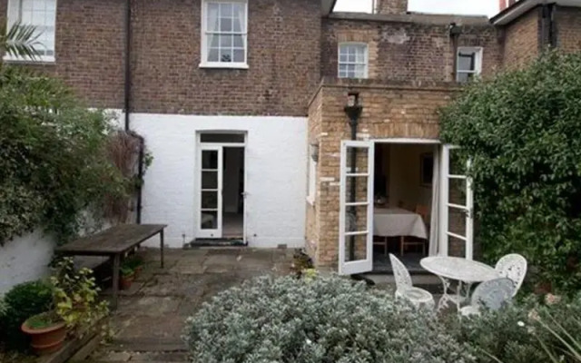 Veeve - 3 Bedroom Family Home - Rowan Road