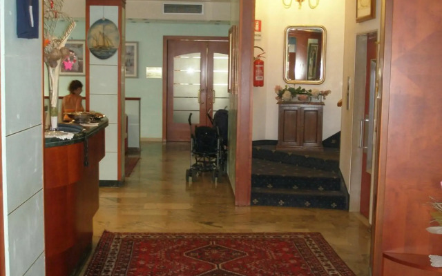 Hotel American