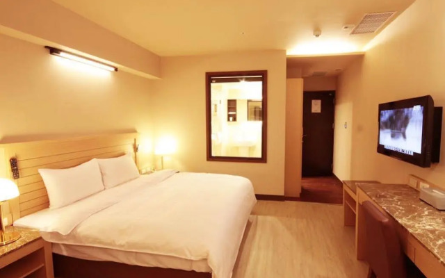 Kindness Hotel Liouhe Night Market Qixian