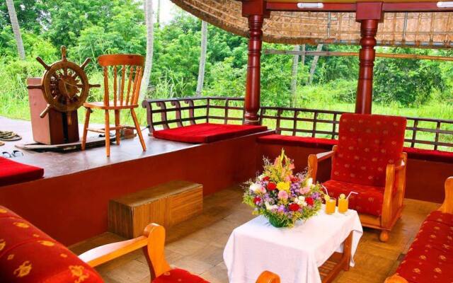 Grandeur Houseboats
