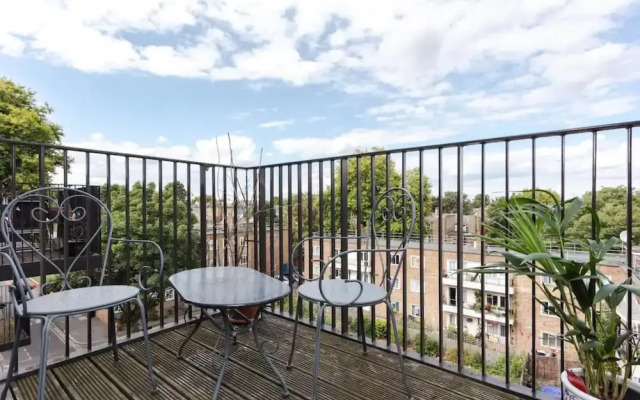 Serene 1 Bedroom Flat in Clapton With Balcony