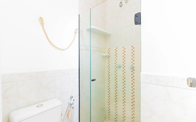 GB46 Maravilhosa Casa com 4 Suítes com Piscina Privativa em Guarajuba