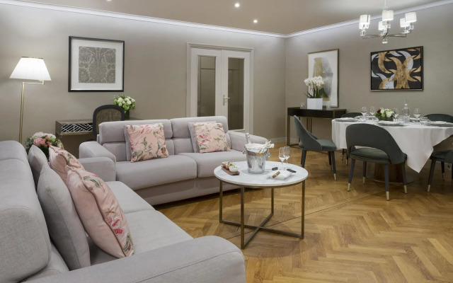 Warwick Reine Astrid - Lyon