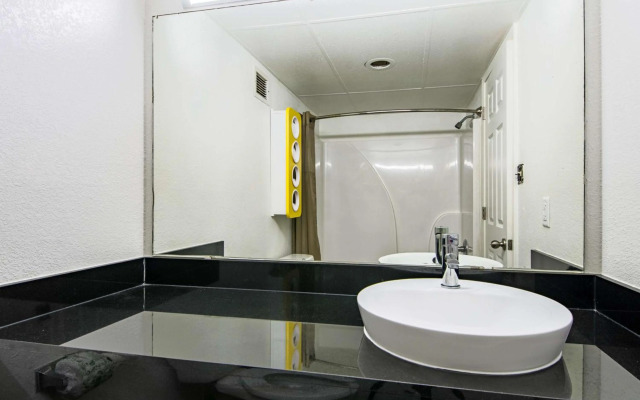 Motel 6 Opelousas, LA