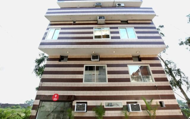 OYO 9371 Hotel Anmol