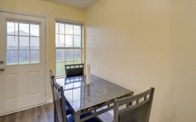 Quiet Killeen Townhome, 5 Mi to Fort Hood Shopping