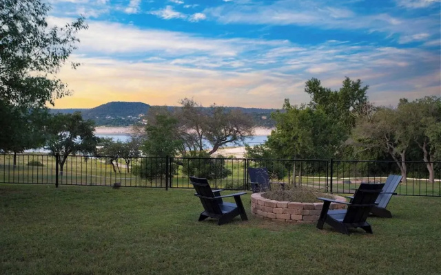 Travis by Avantstay Waterfront Lake Retreat