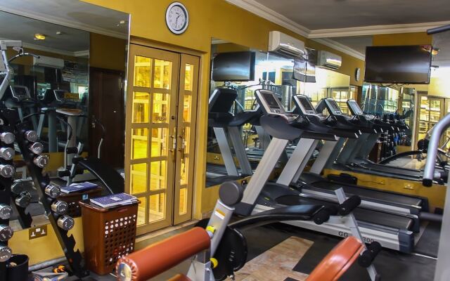 Banex Hotel and Suites