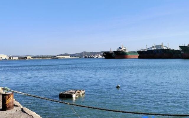 Safe and sound houtel