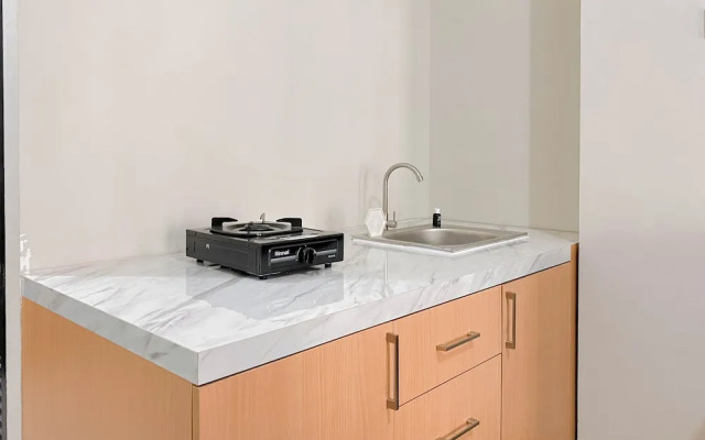 Best Furnished And Homey Studio Nifarro Park Apartment