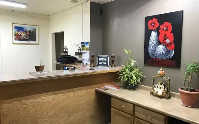 Budget Inn